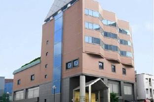 OYO 611 Hotel New Mogamiya