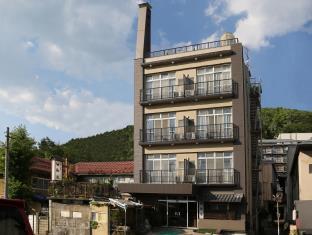 Yudanaka Onsen Shimaya